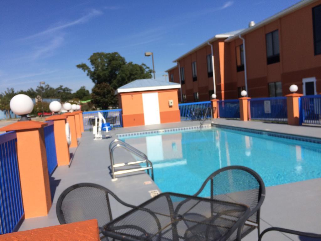 Luxury Suites Pensacola Luaran gambar