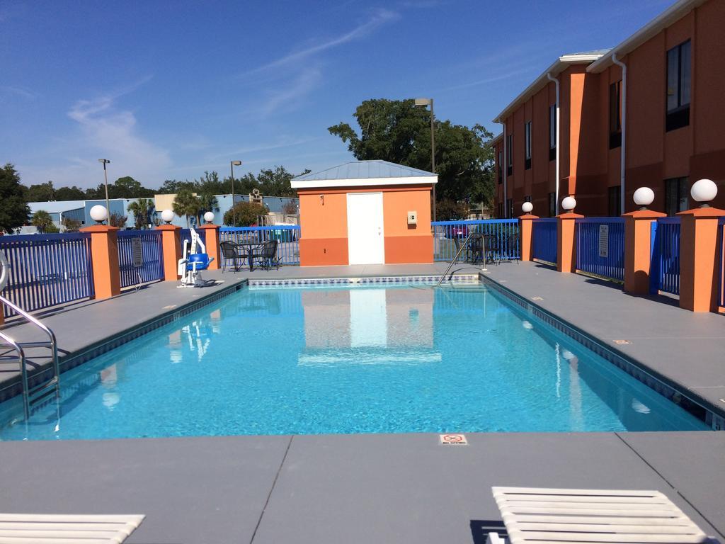 Luxury Suites Pensacola Luaran gambar